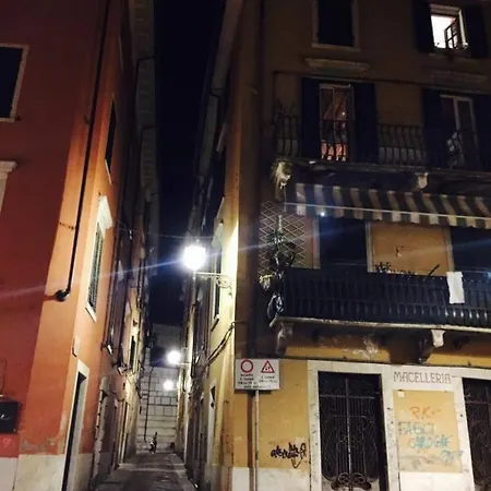 Splendida Mansarda Open Space, Finiture Di Lusso. * Carrara